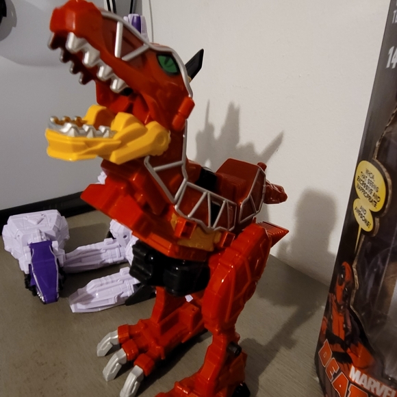 Power Rangers toys. - Picture 3 of 4